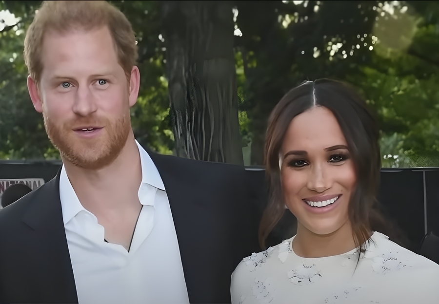 "Бекхэмы запятнали себя": Дружба принца Гарри и Меган из списка "А" прервалась