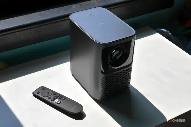 Обзор Emotn N1: проектор plug-and-play с умными функциями Netflix