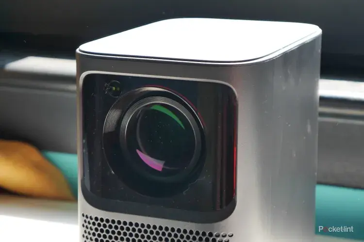 Обзор Emotn N1: проектор plug-and-play с умными функциями Netflix