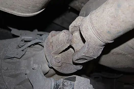 "Проблемы с карданным валом: что может сломаться и возможно ли ехать без него"