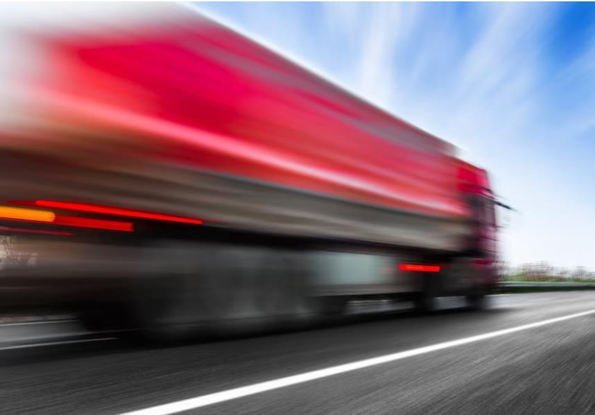 Как запретить многотонному грузовику ездить по улице? Есть прецедент поломки люка канализации после проезда грузовика