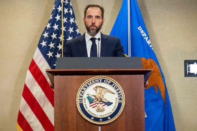 Если Трамп заботится об Америке и ее величии, он должен уйти из политики. Навсегда.