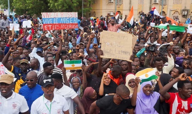 Кризис в Нигере показывает, что квазиимперия Франции в Африке наконец рушится