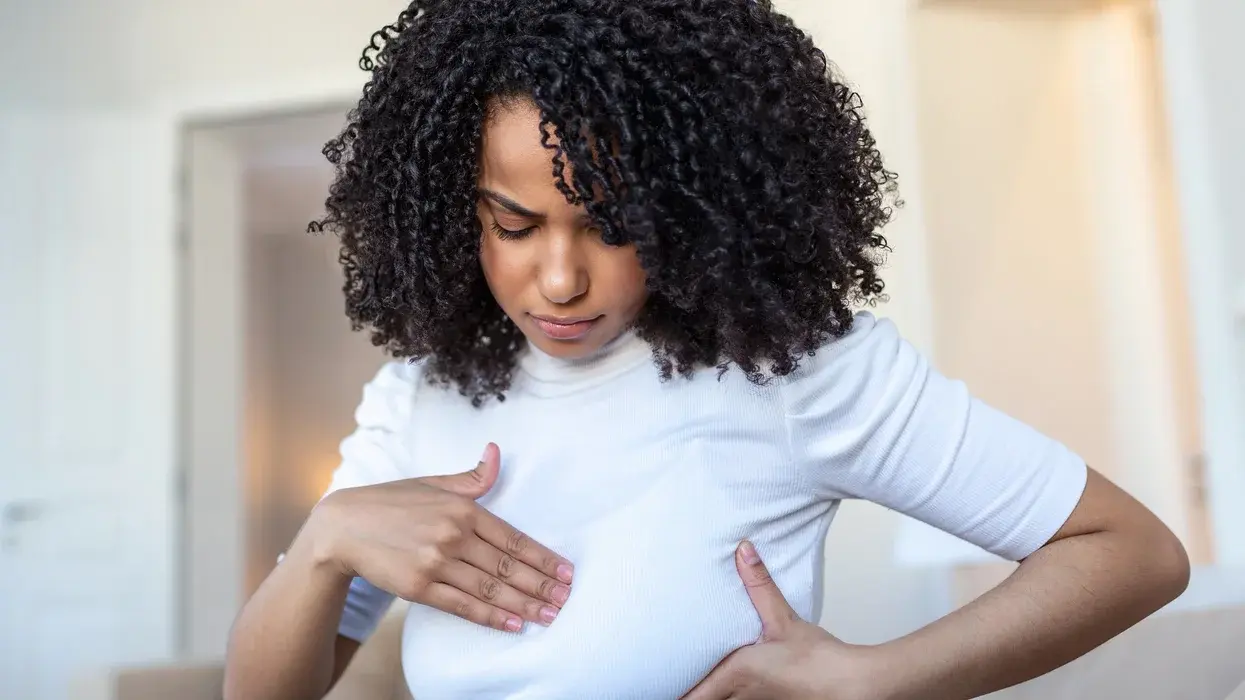 Доброкачественные уплотнения молочной железы: типы, причины, симптомы и лечение