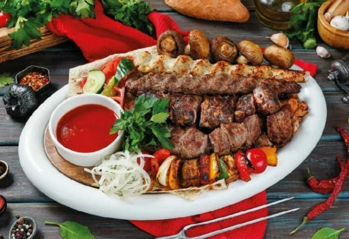 "Шашлычные шалости: 12 незыблемых правил вне времени и пространства"