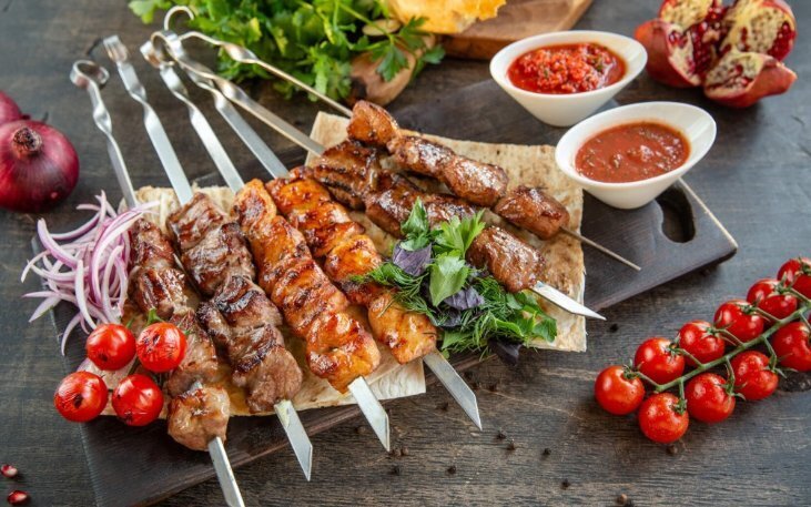 "Шашлычные шалости: 12 незыблемых правил вне времени и пространства"