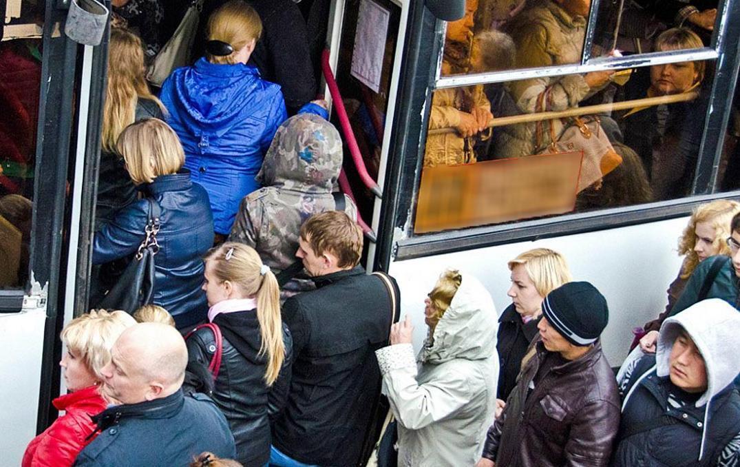 Как оно там в Анапе? Есть на пляжах хоть стоячие места? :)