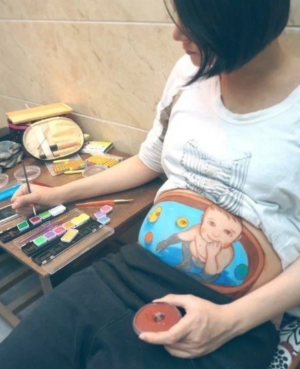 Рисунки на животике беременных