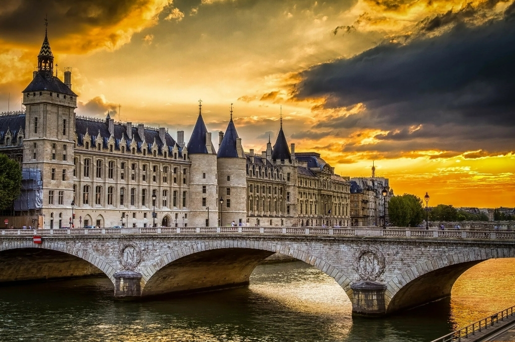 "Наполеон и Меровинги: Великая Эпоха Франции"