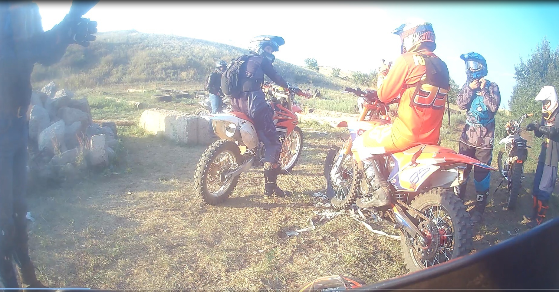 Эндуро для Новичков: Приключение в Обществе Друзей