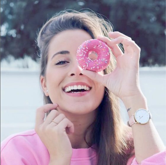 "30 креативных идей для домашних селфи: воплощаем уникальность в каждом кадре"