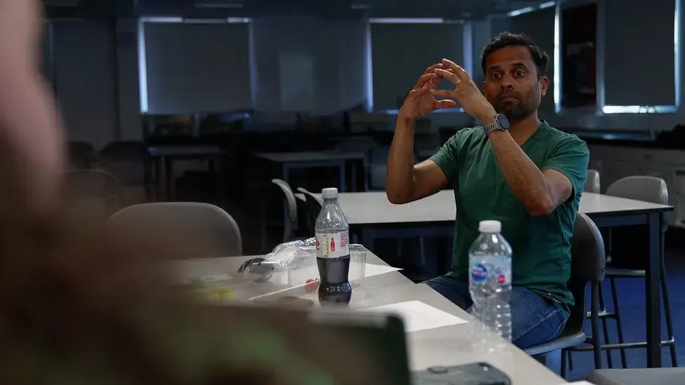 Британский язык жестов получил обновление об изменении климата