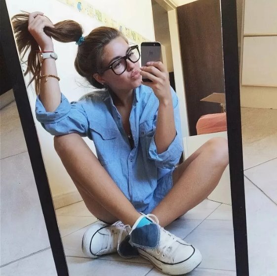 "30 креативных идей для домашних селфи: воплощаем уникальность в каждом кадре"