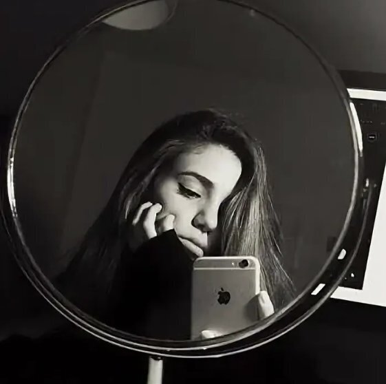 "30 креативных идей для домашних селфи: воплощаем уникальность в каждом кадре"