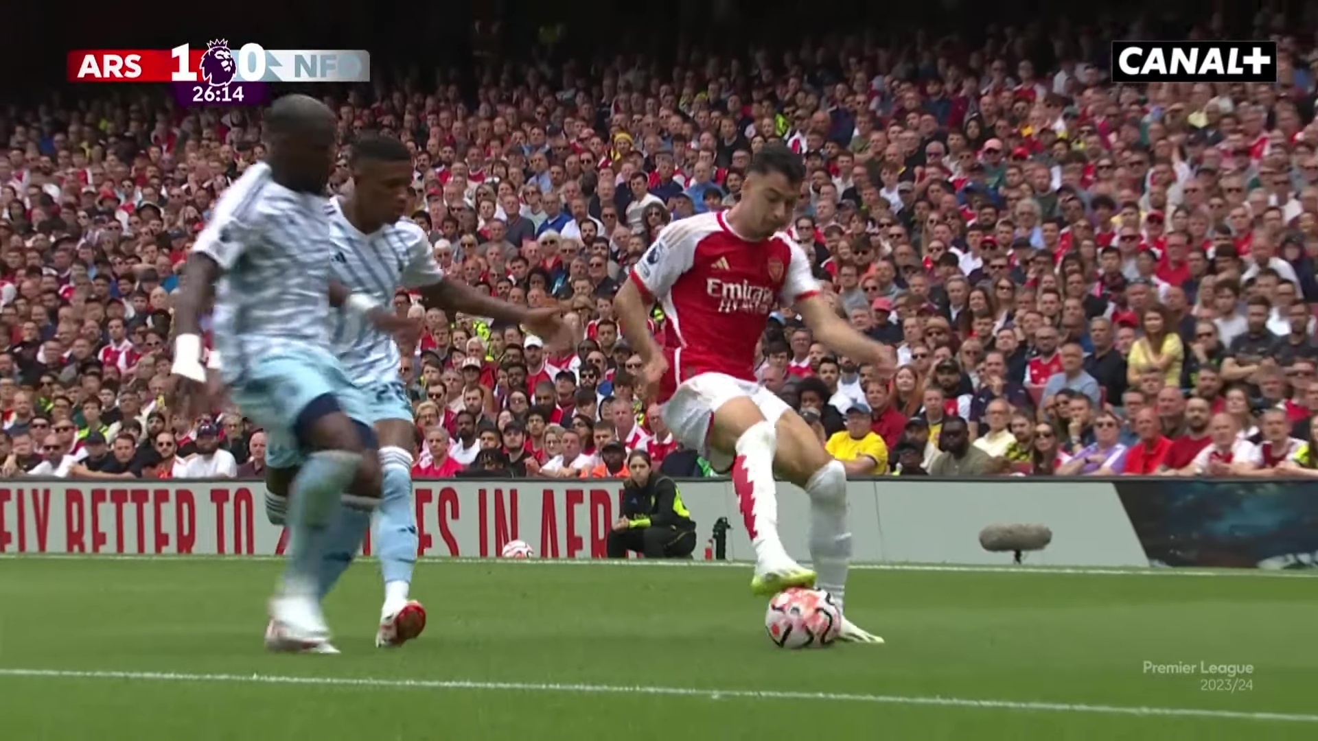 Канониры победили лесников и не отпустили в отрыв горожан