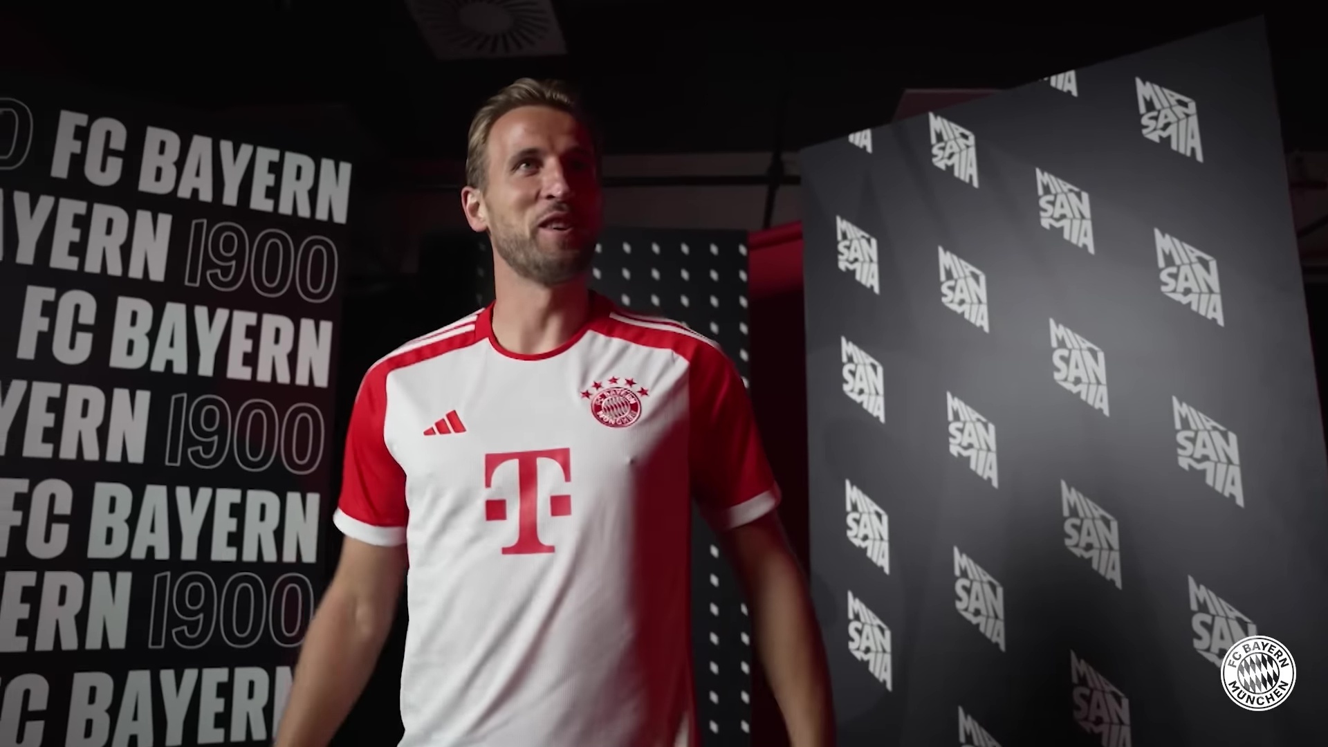 Ух ты! Кейн всё-таки улетел в Мюнхен!