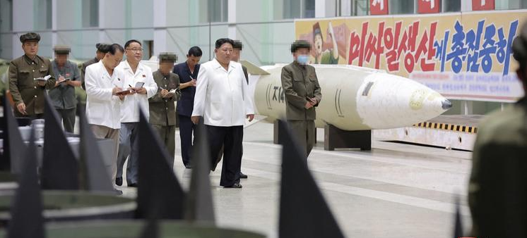 Северная корея: КИМ ЧЕН ЫН призывает к «радикальной интенсификации» производства ракет в своей стране