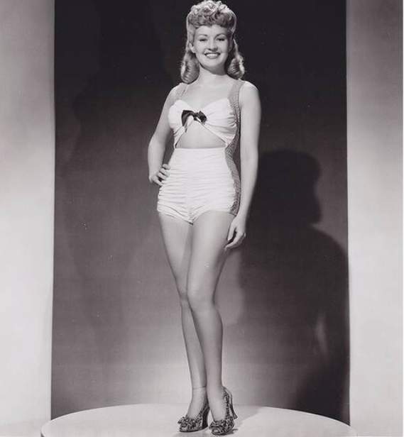 Посмотрите, Как Сильно Изменилось Идеальное Женское Тело С Годами в Америке.