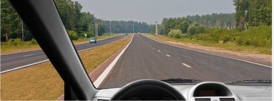 По какой полосе Вы имеете право двигаться с максимальной разрешенной скоростью вне населенного пункта?