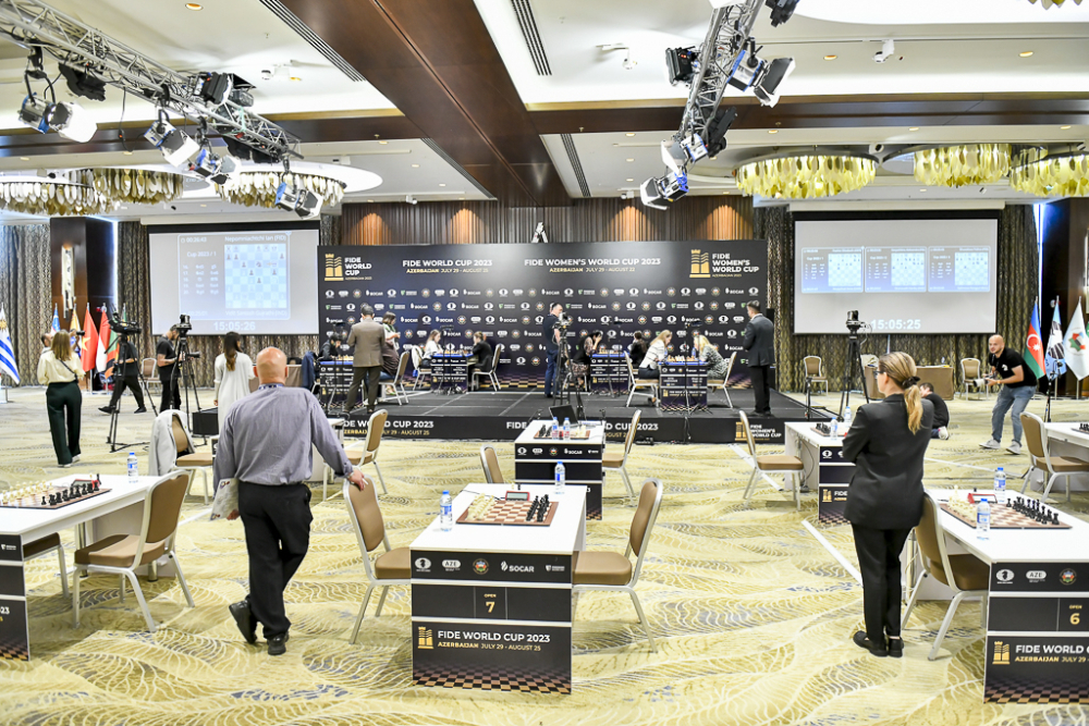 На кубке мира в Баку добрались до 1/4 финала у мужчин и 1/2 финала у женщин.