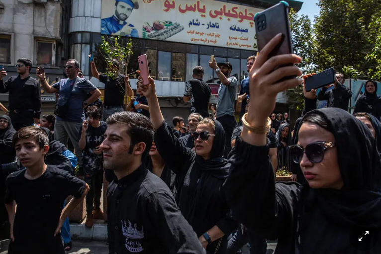 Религиозный ритуал в Иране становится новой формой протеста