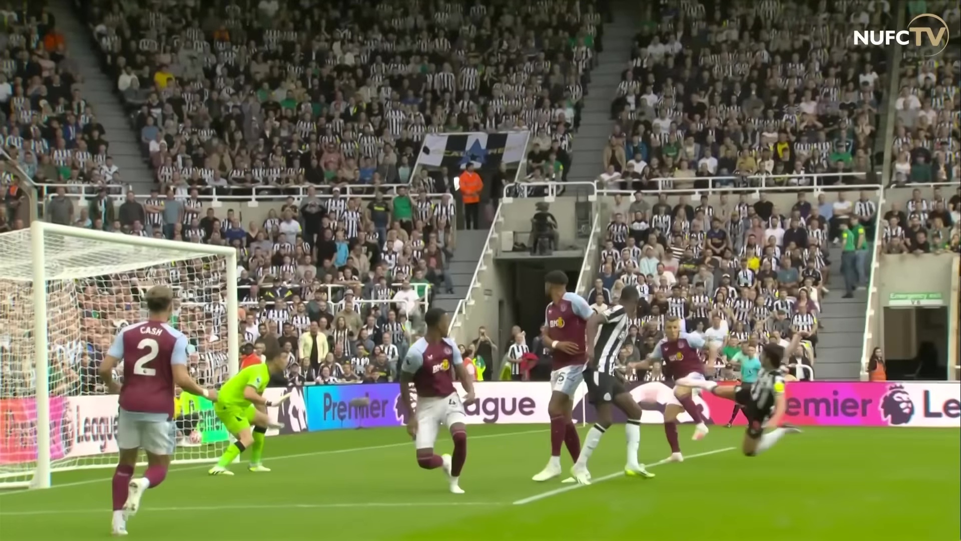 Ньюкасл разнёс в щепки Астон-Виллу