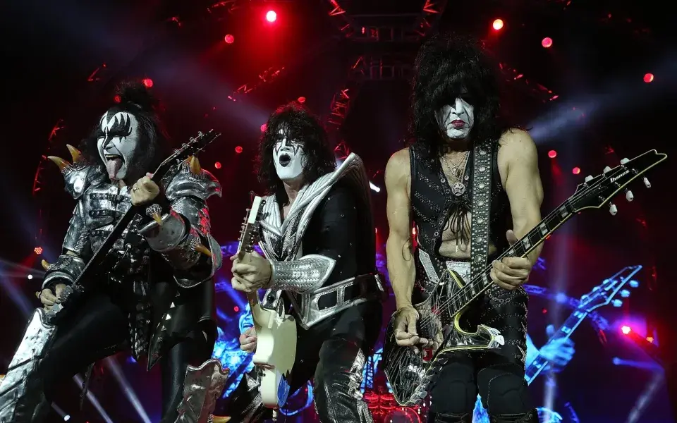 Легендарные рок-группы первоначально носили совсем другие названия