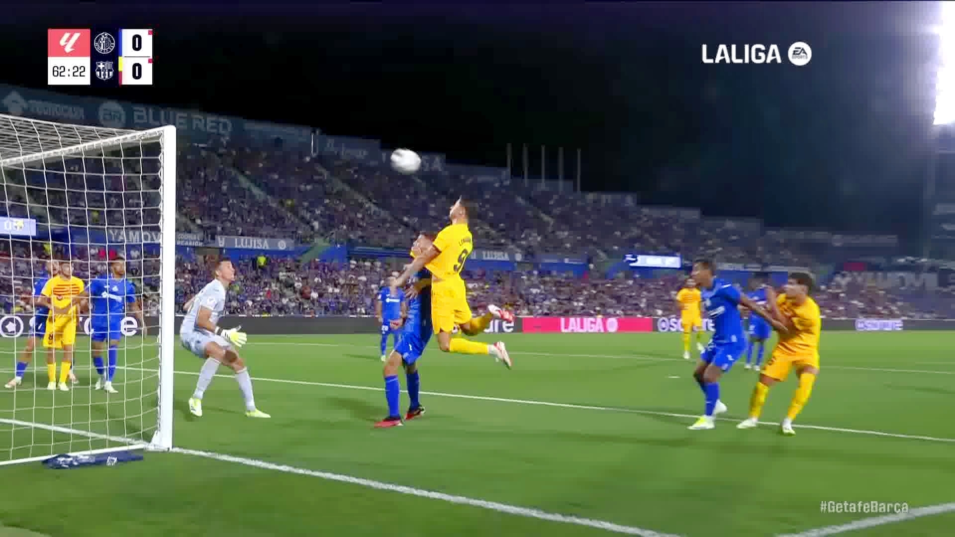 Барселона столкнулась с тотальным анти-футболом. У Рафиньи и Хави не выдержали нервы