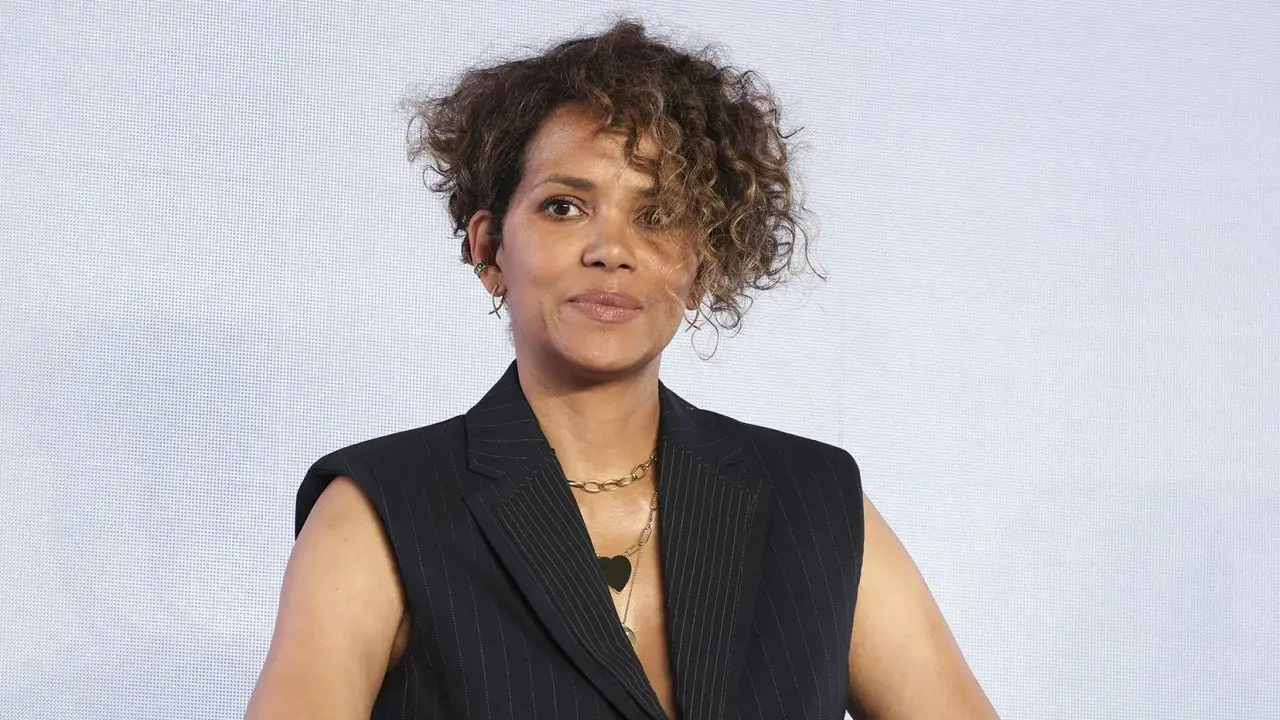 Хэлли Берри отметила свой день рождения вечеринкой в стиле Барби