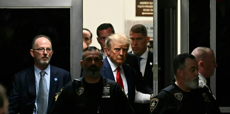 Трампу предписали добровольно явиться в тюрьму штата Джорджия для ареста