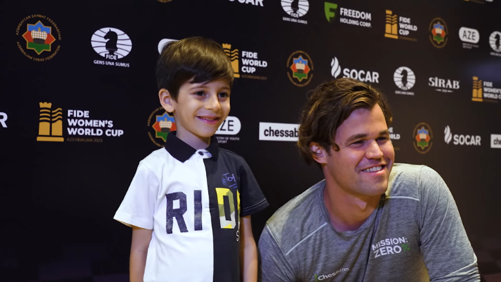 На Кубке мира в Баку перед женским финалом и мужским полуфиналом