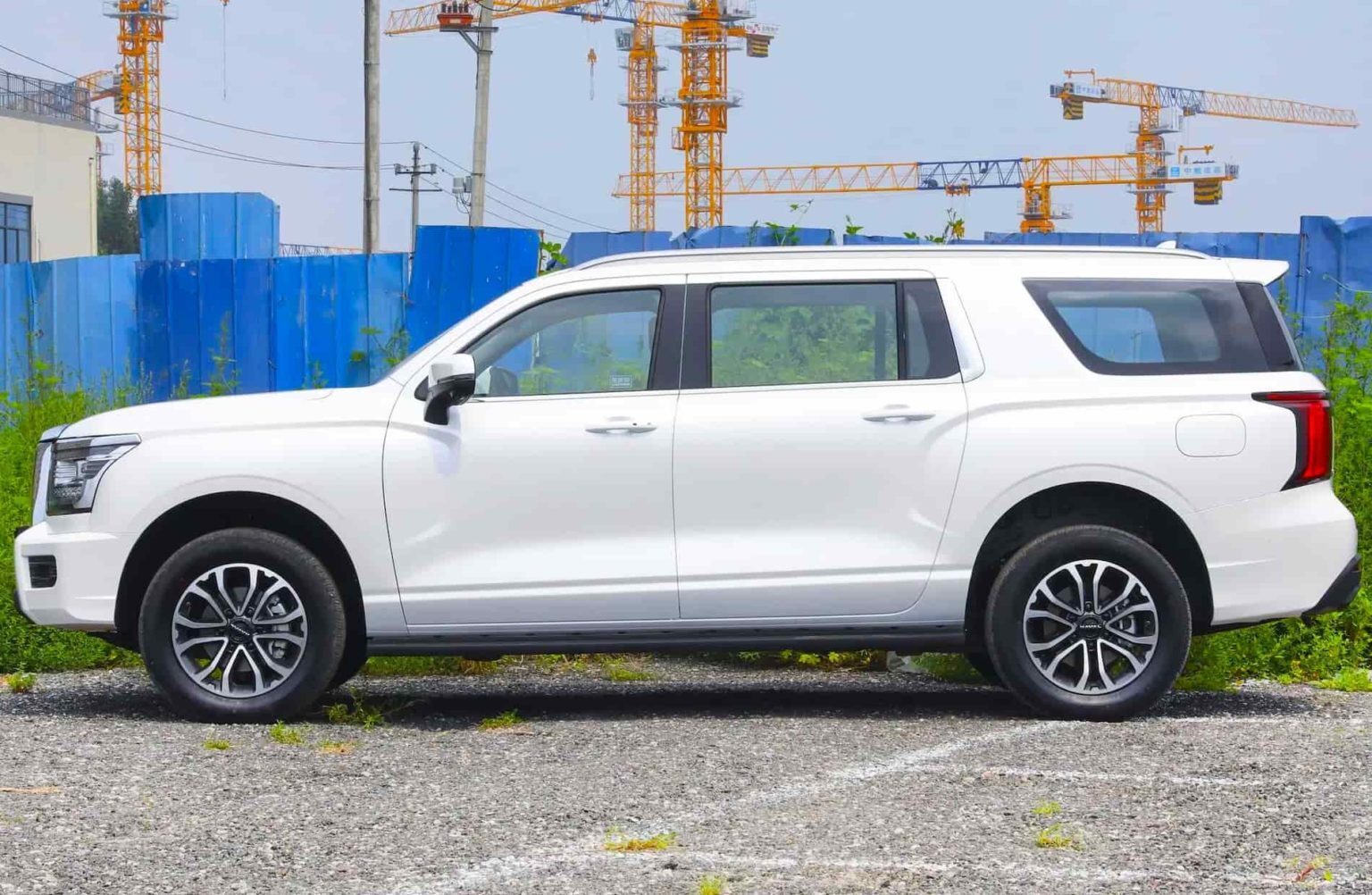Новый сверхбольшой внедорожник Haval стоимостью 2 млн. рублей готов к продаже