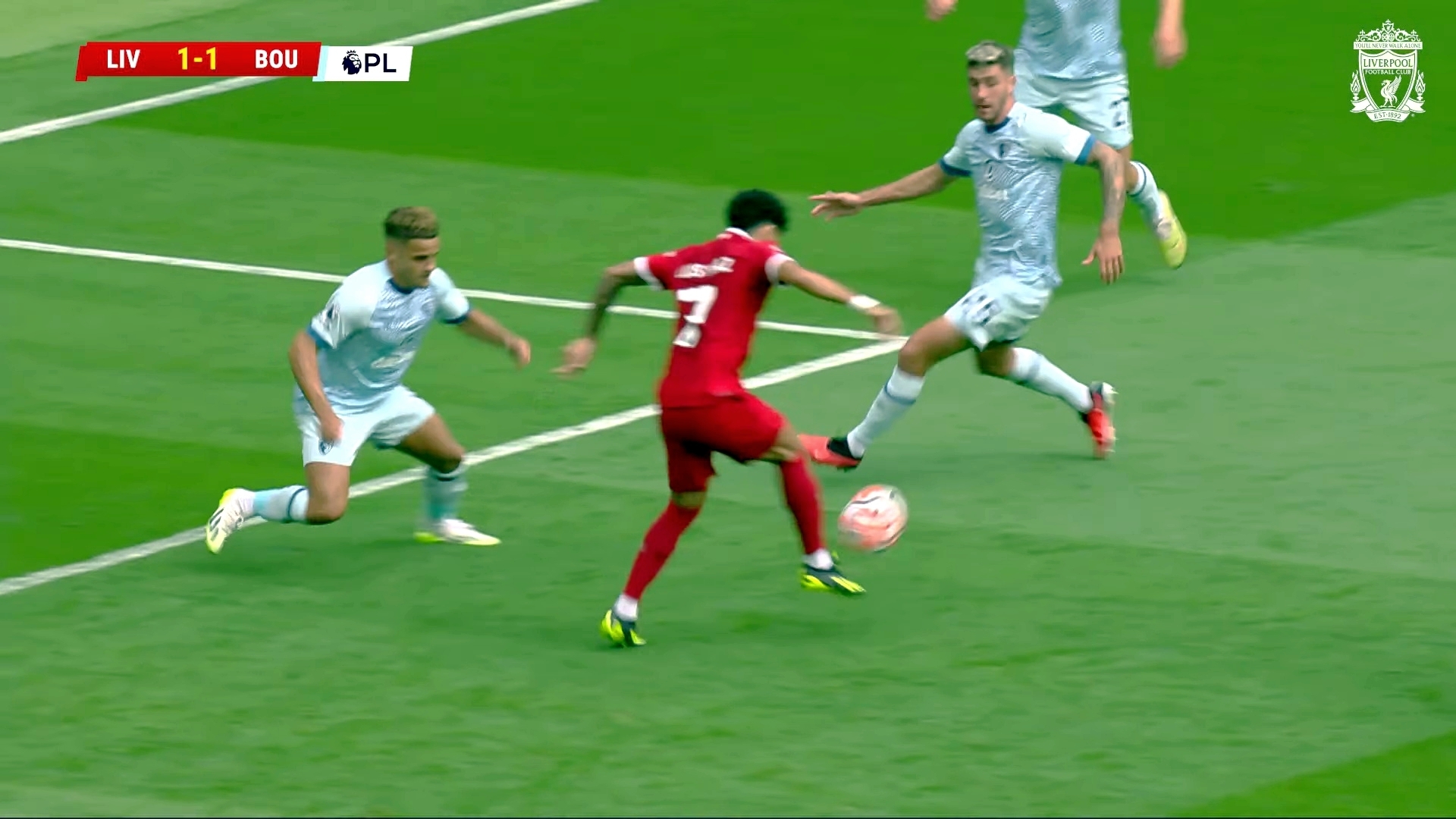 Ливерпуль пропустил первым, но не дал сотворить сенсацию, даже в меньшинстве