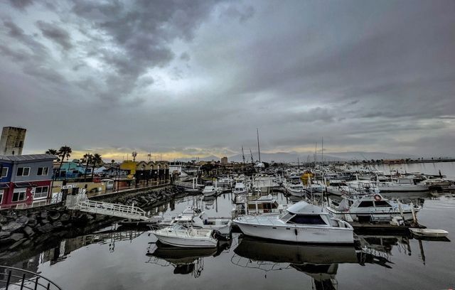 Землетрясение сотрясает Калифорнию - приближается тропический шторм "Хилари"