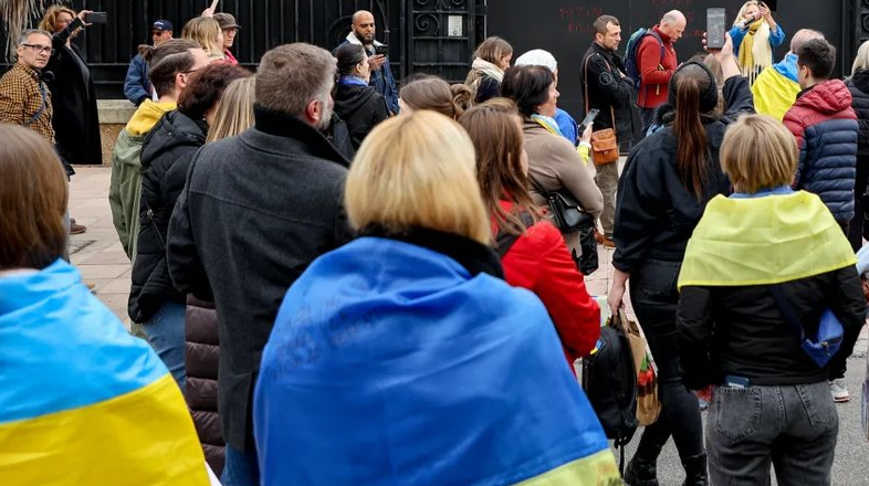 Украинских беженцев возмутил отказ властей Ирландии кормить их бесплатно