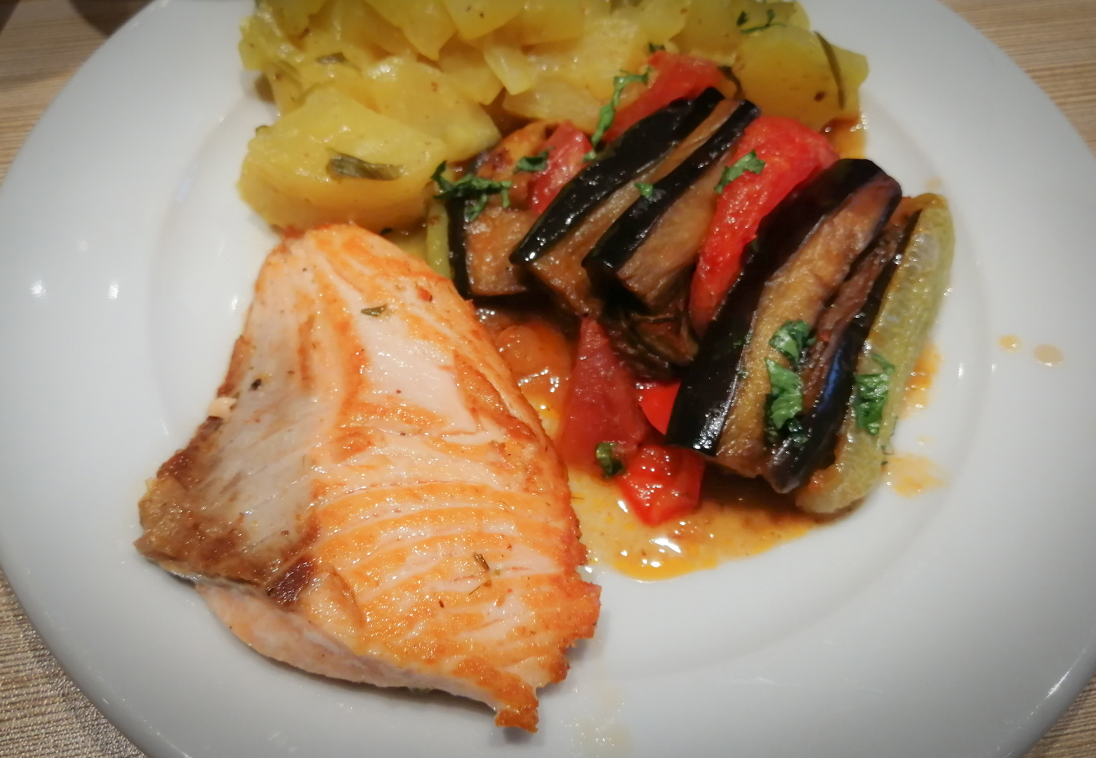 Что делать, если муж требует готовить затейливые блюда, а денег остается все меньше❓❗️Личная проблема