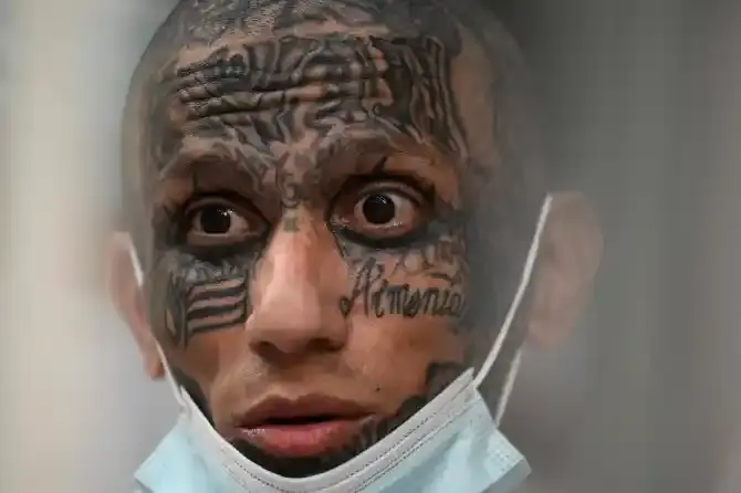 Спустя шесть мецев после открытия адской мега-тюрьмы в Сальвадоре