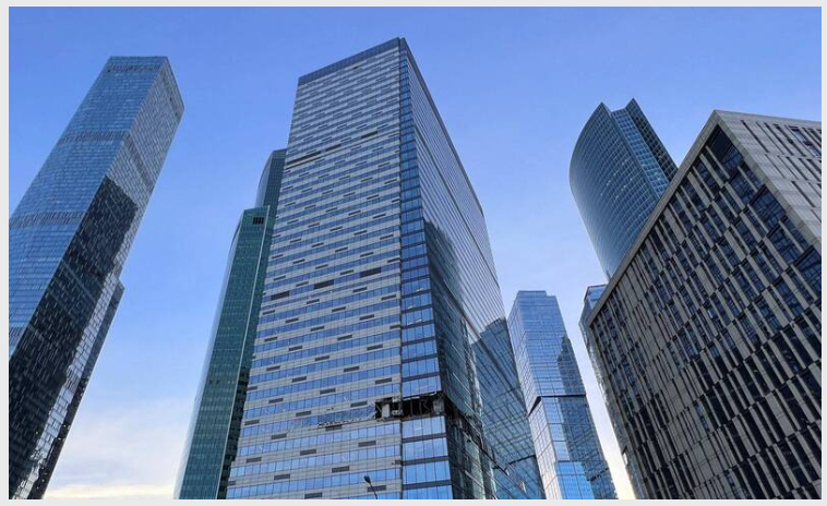 Москву ночью атаковали 3 дрона, мэр подтвердил, что пострадало здание финансового квартала