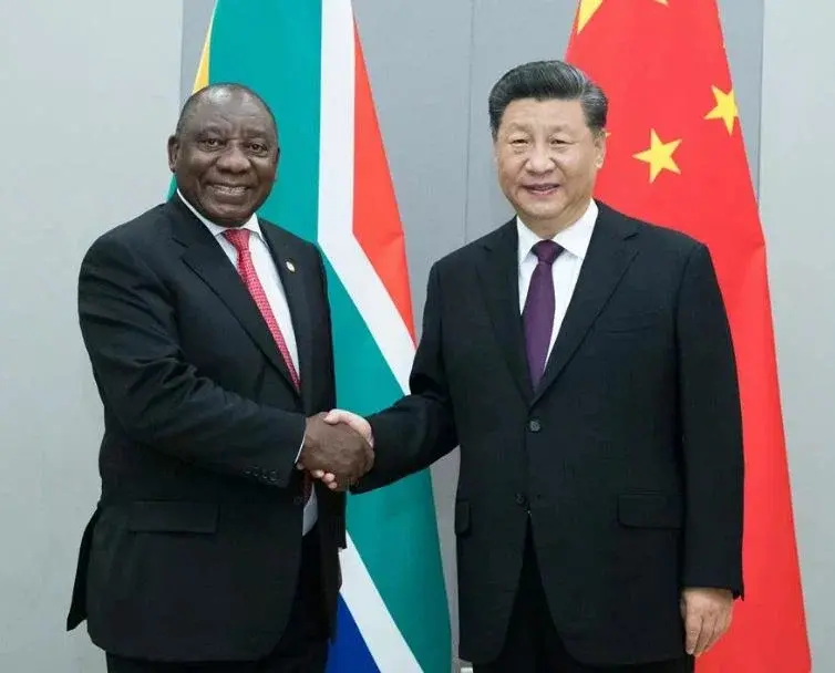 Китай стал лидером БРИКС вместо России, выкинув Путина на обочину.