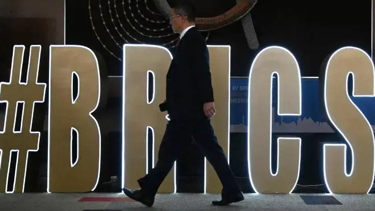 Китай стал лидером БРИКС вместо России, выкинув Путина на обочину.