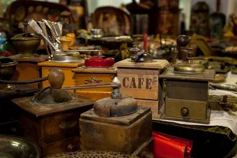 Секреты успешного поиска на блошином рынке: советы и рекомендации по тому, как правильно ориентироваться на рынке, как выбирать предметы и какие вопро