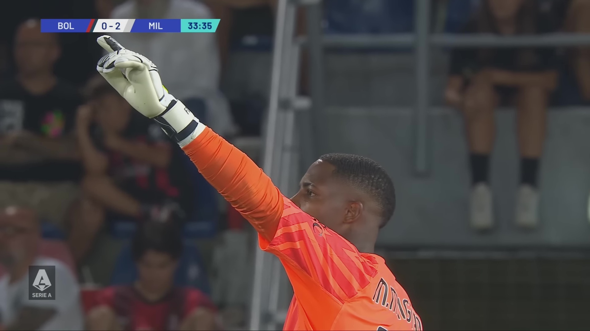 "Милан" уверенно разобрался с соперником на выезде