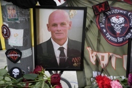 Российские следователи официально подтвердили, что Пригожин погиб в авиакатастрофе и еще девять человек, включая других представителей группы Вагнера.