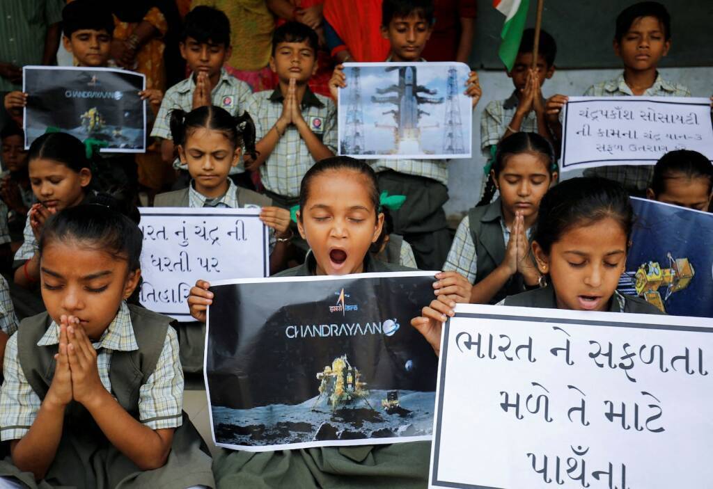Высадка Индии на Луну оставила нацию очарованной и на короткое время объединенной