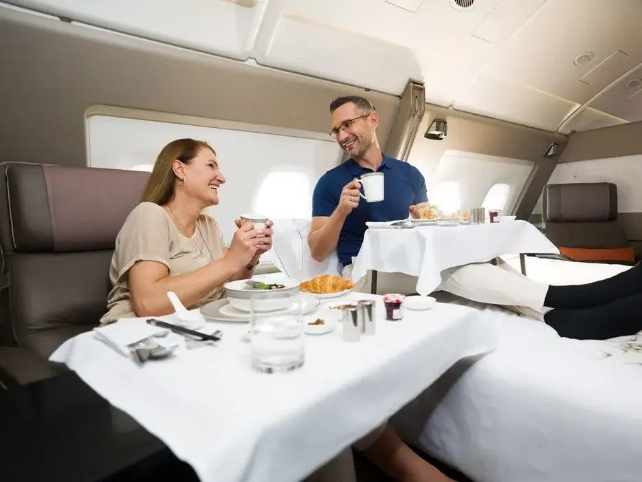 Это шесть самых роскошных люксов первого класса в самолетах — некоторые из них размером с гостиничный номер.
