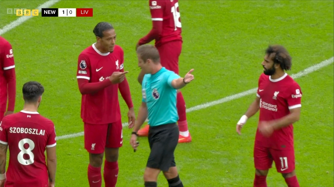 Ещё один супер-камбэк в АПЛ. Ливерпуль вдесятером одолел сорок в последнем (?) матче Салаха