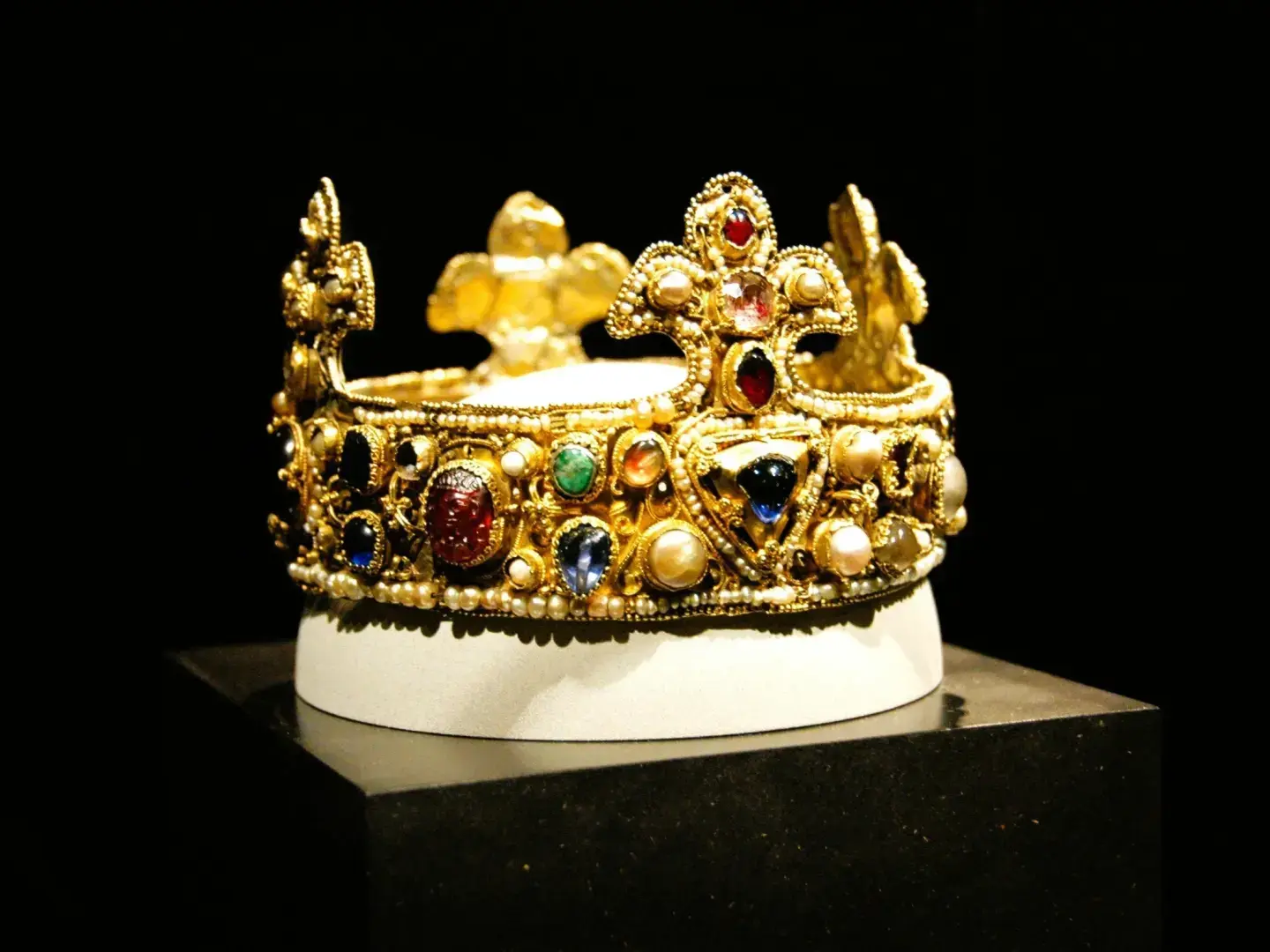 Взгляните на одну из самых старых корон в Германии!