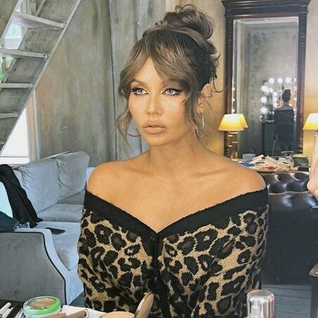 "Споры вокруг образа Ляйсан Утяшевой: подражание Джоли или индивидуальность?"