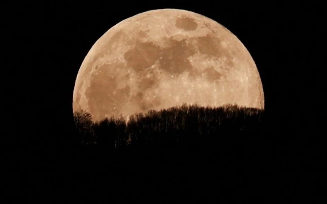 Луна оказалось гораздо горячее, чем предполагали ученые