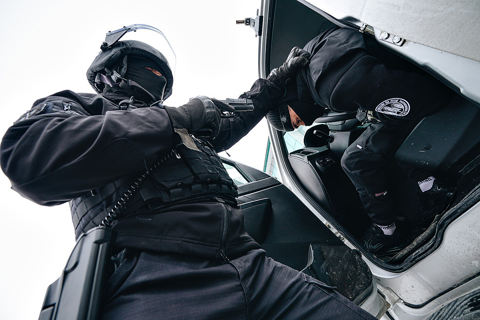 При содействии Росгвардии ликвидирован канал незаконной миграции в Новосибирске